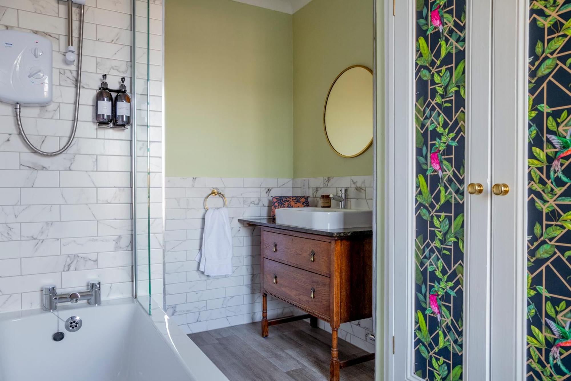 Morleys Rooms - Located In The Heart Of Hurstpierpoint By Huluki Sussex Stays エクステリア 写真