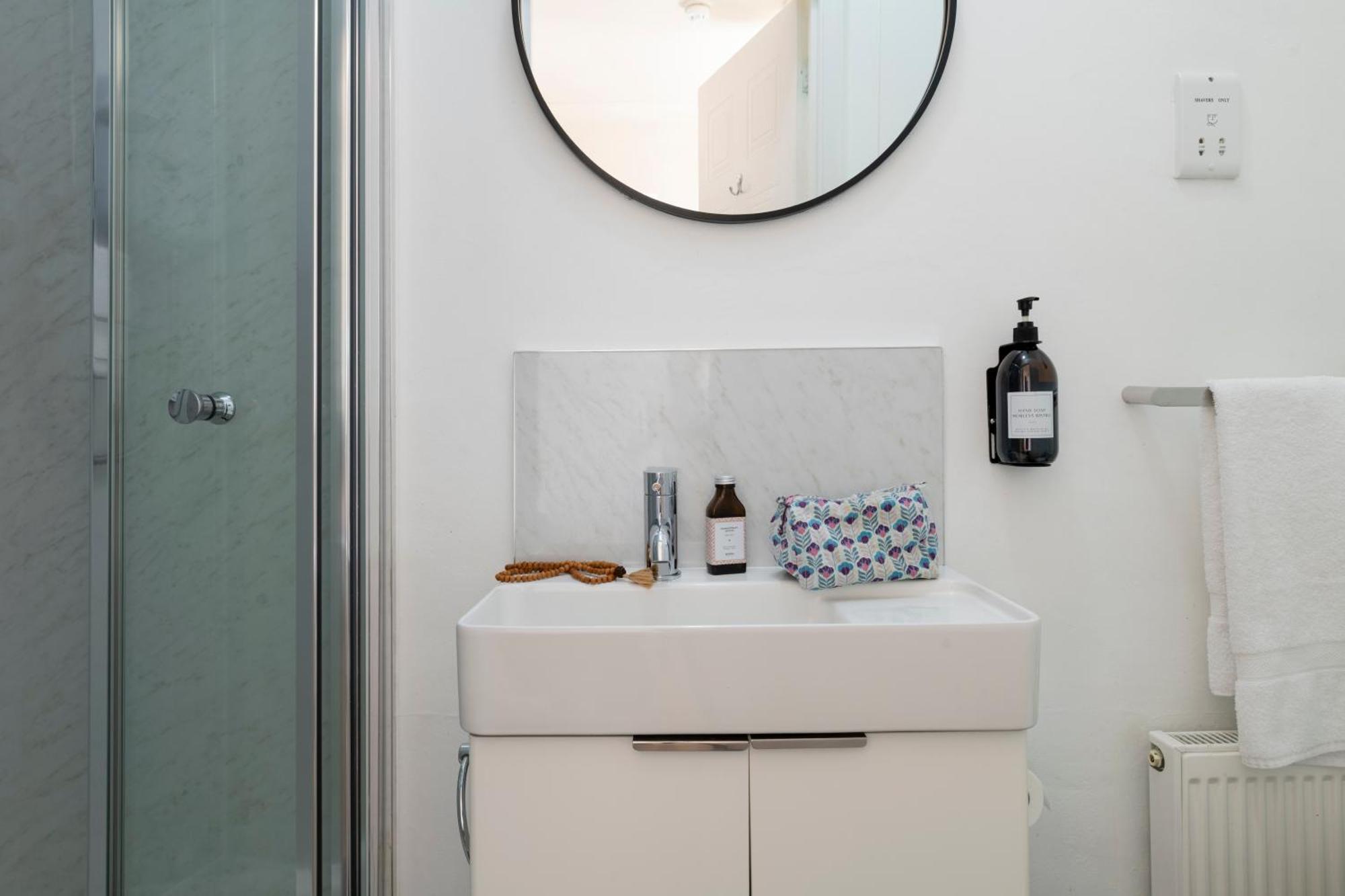Morleys Rooms - Located In The Heart Of Hurstpierpoint By Huluki Sussex Stays エクステリア 写真