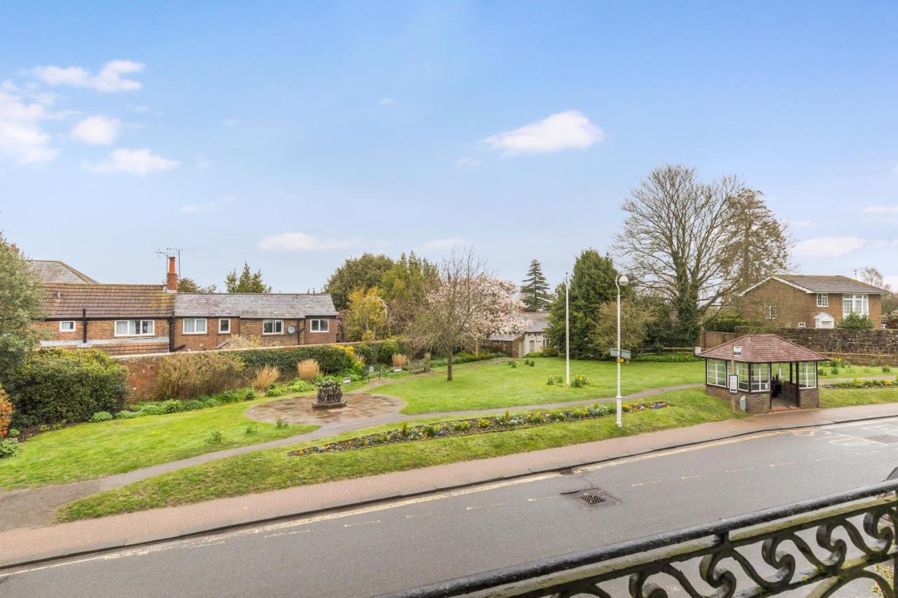 Morleys Rooms - Located In The Heart Of Hurstpierpoint By Huluki Sussex Stays エクステリア 写真